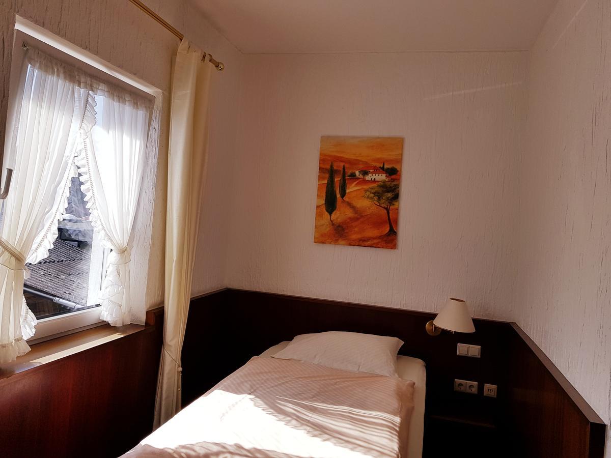 Hotel Restaurant Jaegerhof Düren - Eifel Buitenkant foto